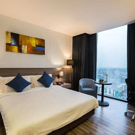 Best Western Plus Wanda Grand Hotel Nonthaburi Bagian luar foto