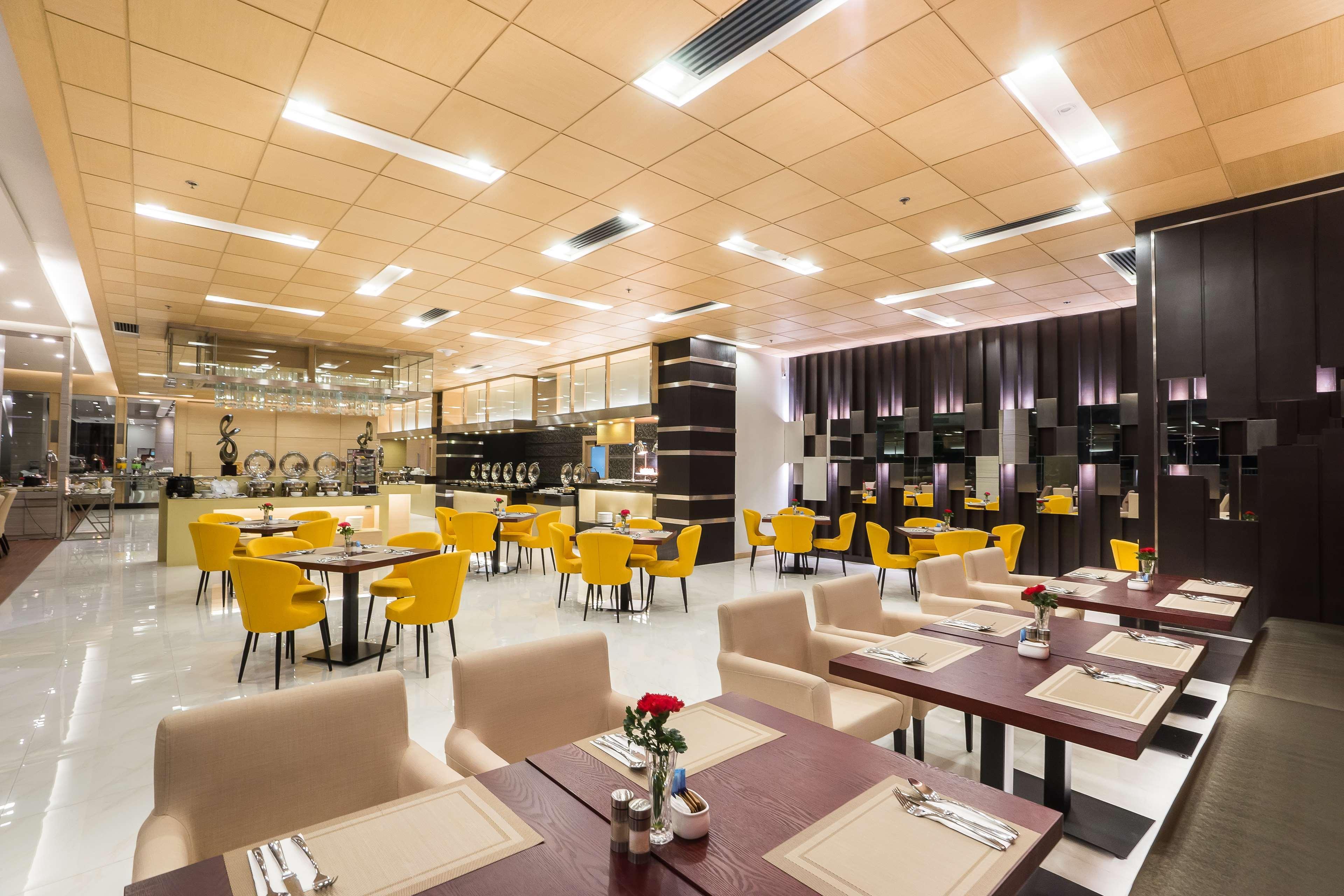 Best Western Plus Wanda Grand Hotel Nonthaburi Bagian luar foto