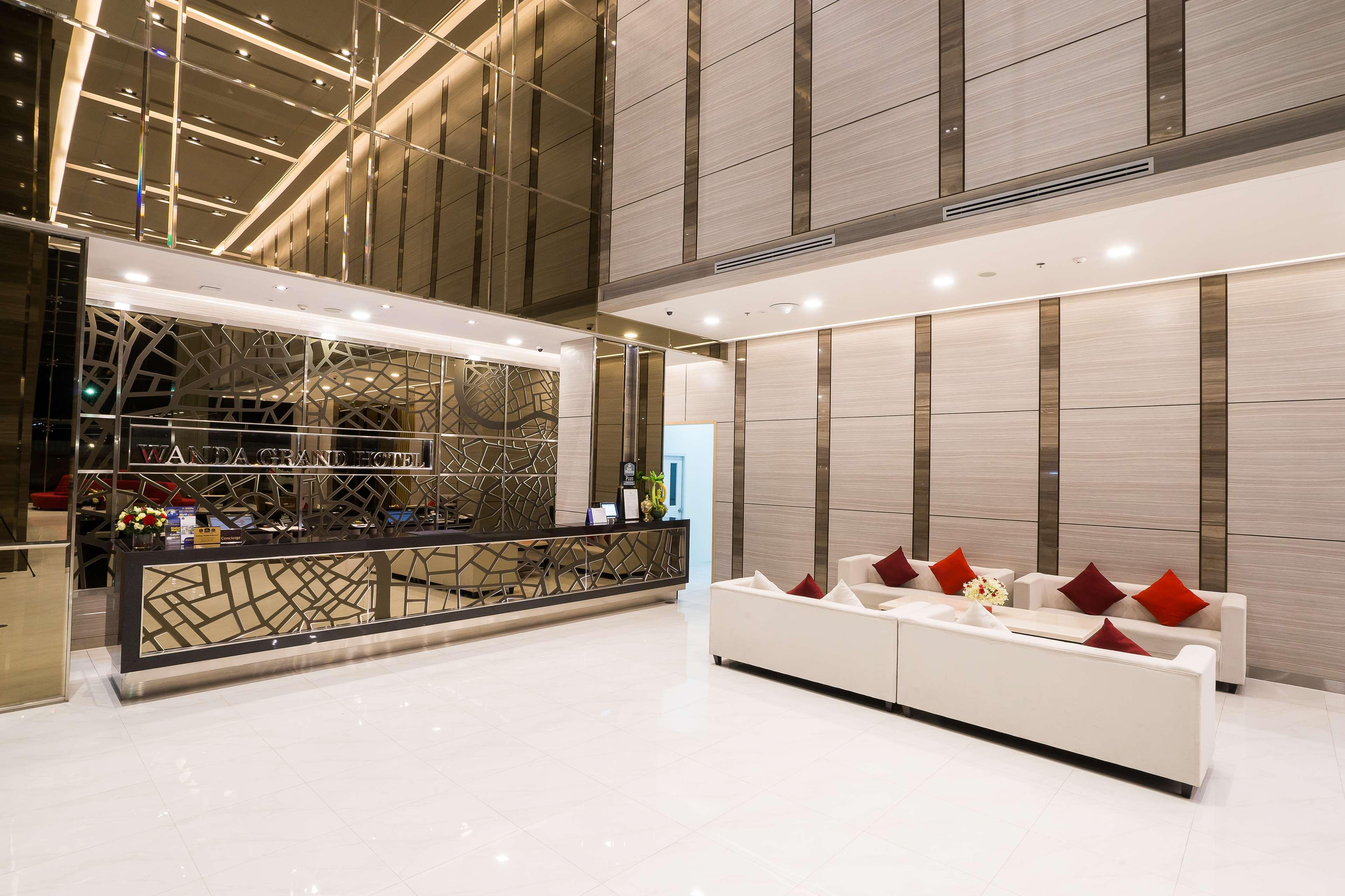 Best Western Plus Wanda Grand Hotel Nonthaburi Bagian luar foto